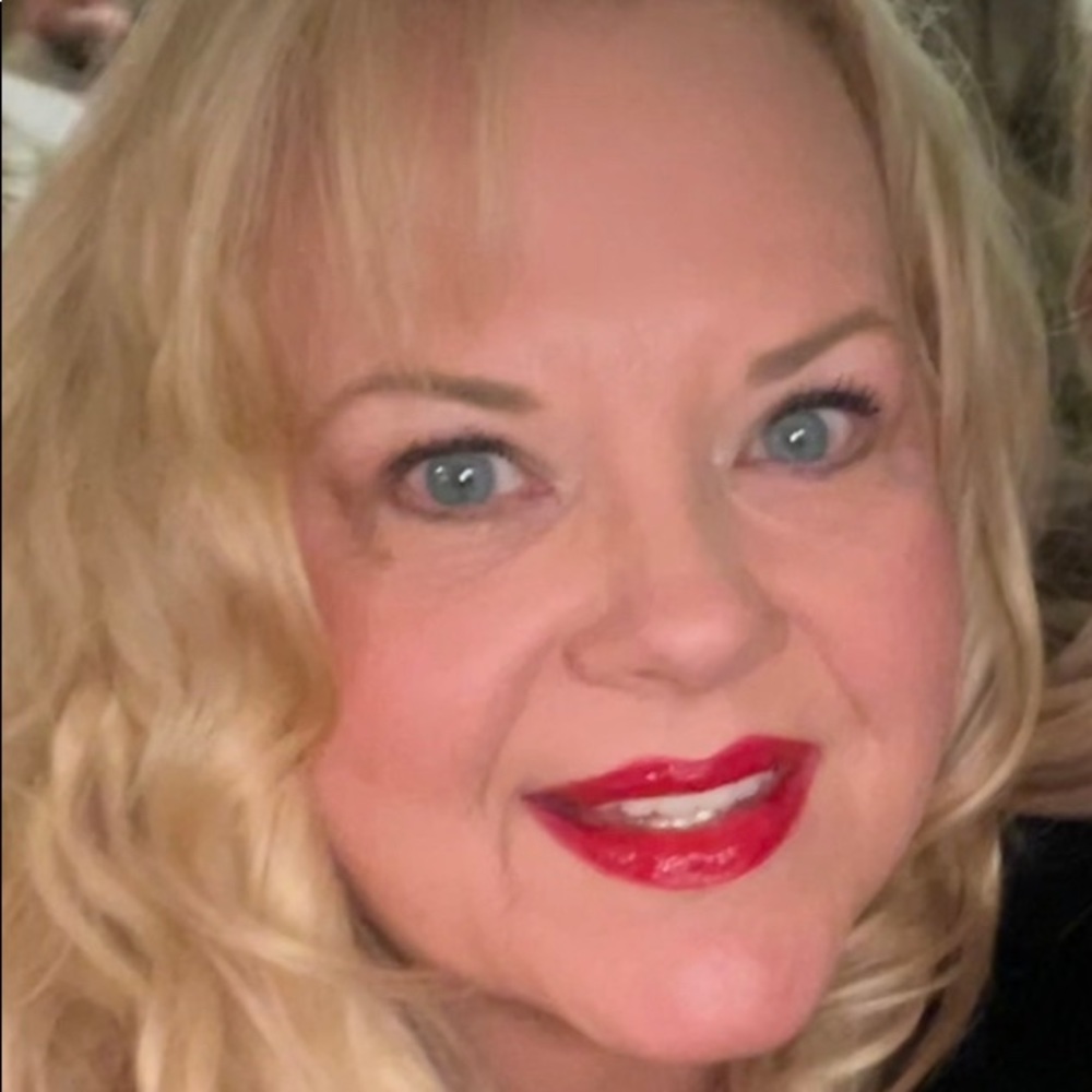 Meet your Posher, Crystal